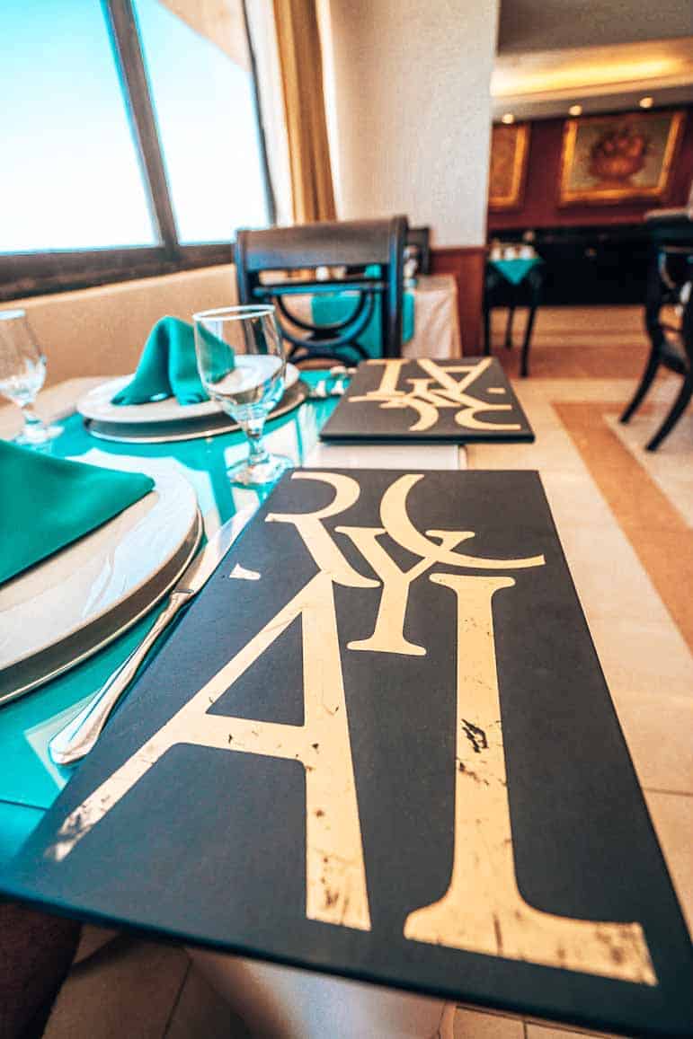 Dining at Barcelo Aruba - royal lounge