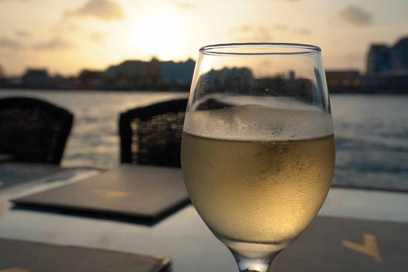 wine in willemsted curacao