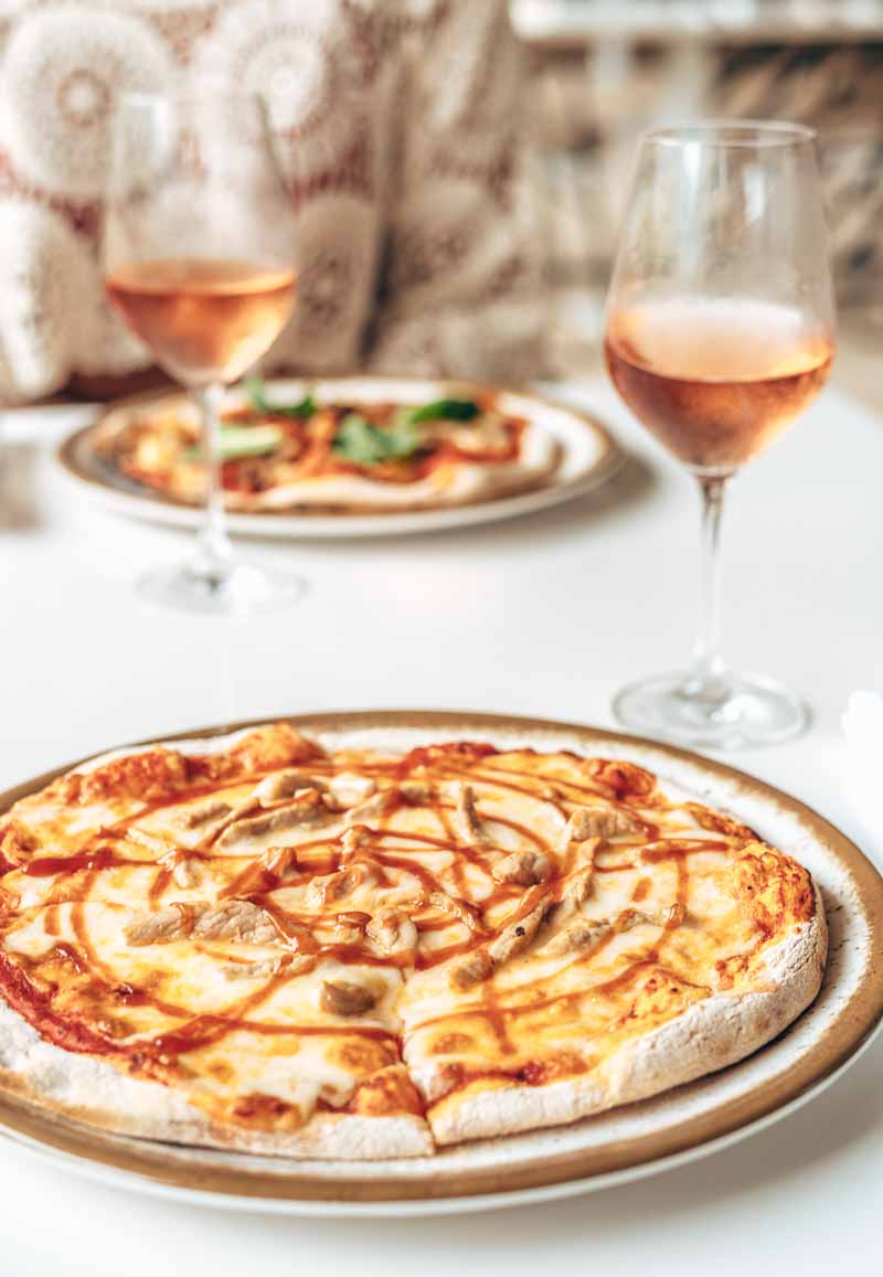 pizza and rose wine