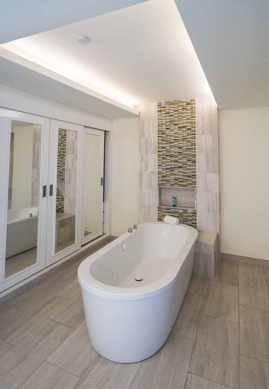 free-standing tub in modern hotel