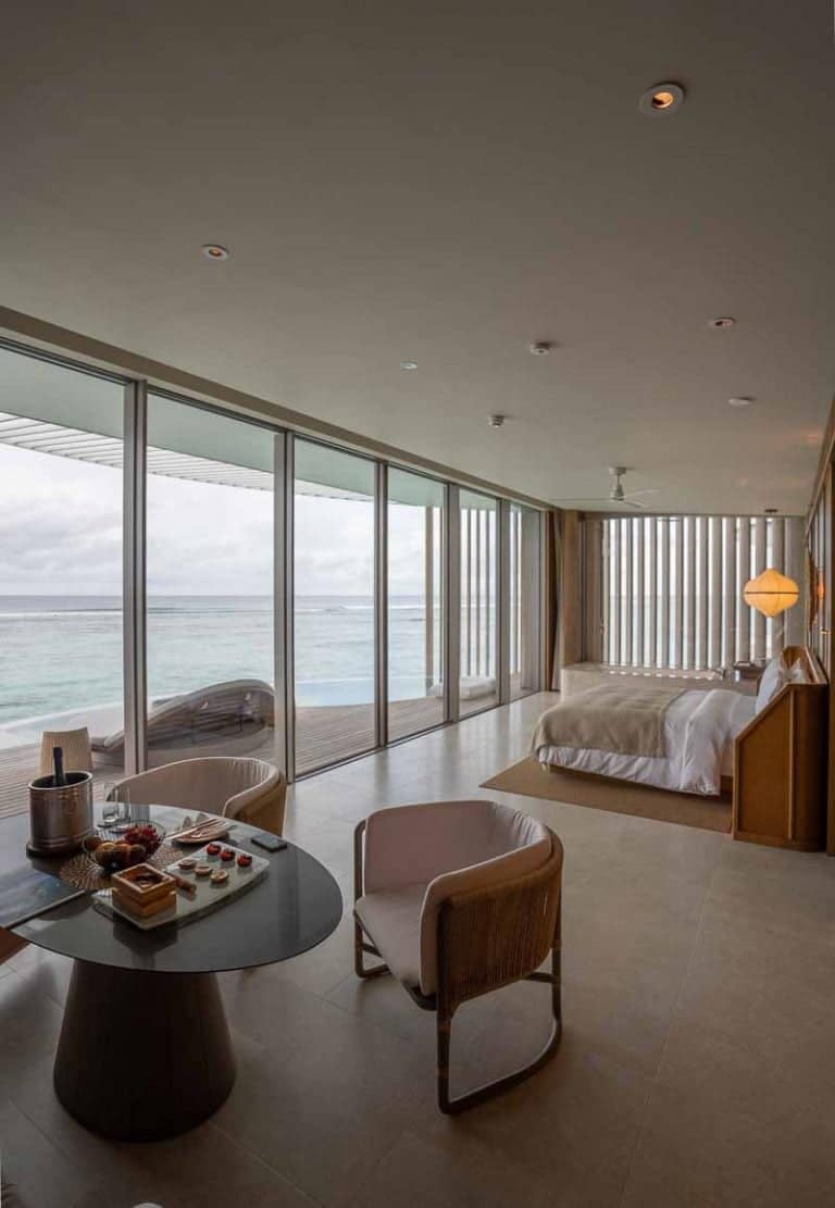 Hotel Review: Ritz-Carlton Fari Islands, Maldives